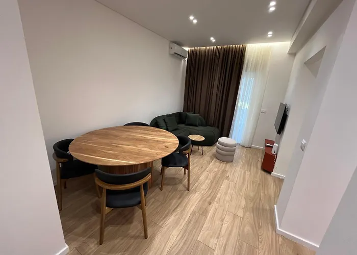 Bluenest Apartment *